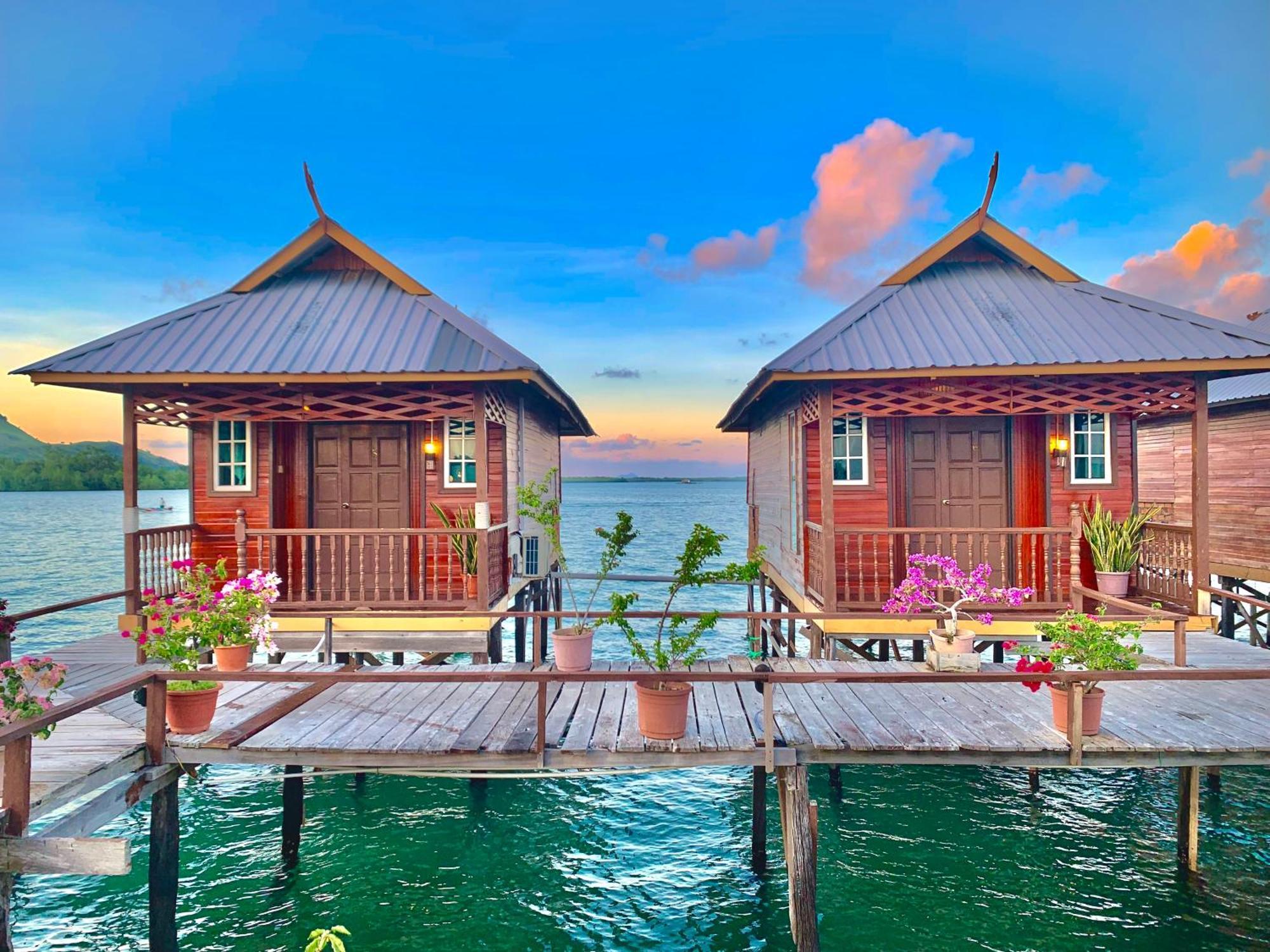 Parapat Water Village Resort Semporna Extérieur photo