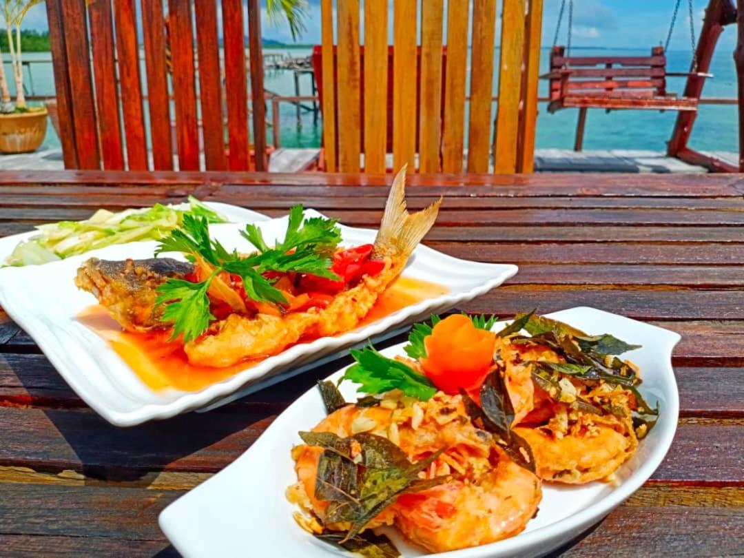 Parapat Water Village Resort Semporna Extérieur photo