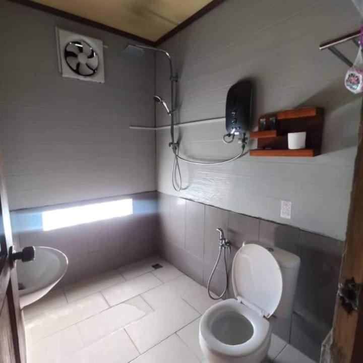 Parapat Water Village Resort Semporna Extérieur photo